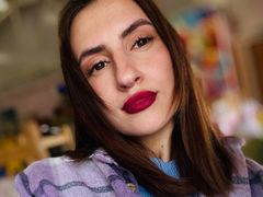 PreciousLambrecht - female with brown hair webcam at xLoveCam