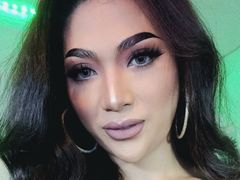 PrettySexyHotMaria - shemale with black hair webcam at ImLive