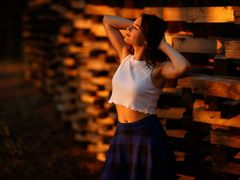 MilaAlwer - female with brown hair webcam at LiveJasmin