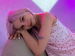 MilaVonder - blond female webcam at LiveJasmin