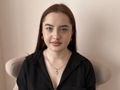 MilanaVesterli - female with brown hair webcam at xLoveCam