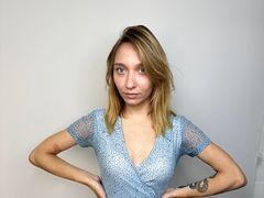 MildredBurnard - female with brown hair webcam at LiveJasmin