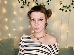 MileyBynes - blond female webcam at LiveJasmin