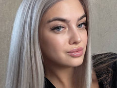 EmilyMeliss - female with brown hair and  big tits webcam at LiveJasmin