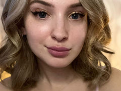 MilinaMorris - blond female webcam at LiveJasmin