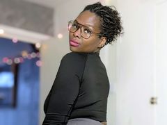 MilkyMarie - female with brown hair and  big tits webcam at LiveJasmin