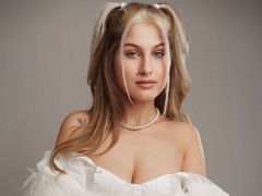 MillenaBlossom from LiveJasmin