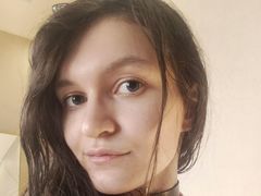 MillieStrife - female with brown hair webcam at LiveJasmin
