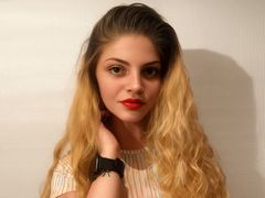 MimmyMoon from LiveJasmin