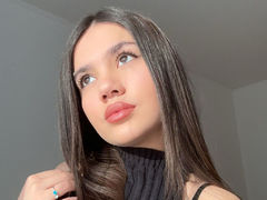 MinnaIntrieri from LiveJasmin