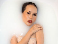 GertrudeDawson - blond female webcam at LiveJasmin
