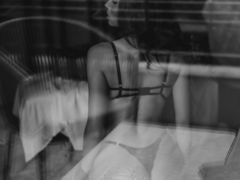 MiraMary - female with brown hair webcam at LiveJasmin