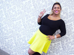 MirandaGreen - female with brown hair and  big tits webcam at LiveJasmin