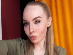 MishaCubbu from LiveJasmin