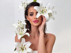 MissyCharm - female with brown hair webcam at LiveJasmin