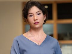 MnemoZeina - female with brown hair and  small tits webcam at LiveJasmin