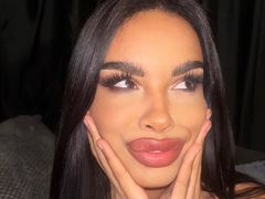 MollRach - female with black hair and  small tits webcam at LiveJasmin