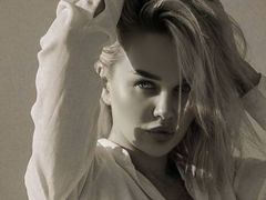 MollyAbigail from LiveJasmin