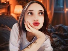 MollyRingwald - female with brown hair webcam at LiveJasmin