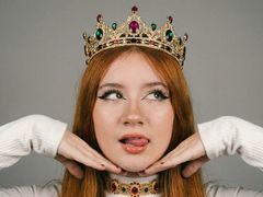 MollyShining - blond female webcam at LiveJasmin
