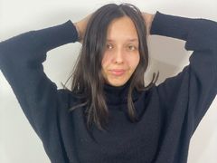 MonaCouch - female with black hair webcam at LiveJasmin