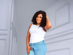 MonaMichaels from LiveJasmin