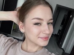 MonaVilonny from LiveJasmin