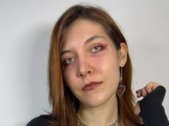 MonetDudzik - female with brown hair webcam at LiveJasmin
