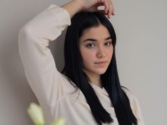 MonicGreene - female with brown hair webcam at LiveJasmin