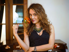 MonicaBedoya - female with brown hair webcam at LiveJasmin