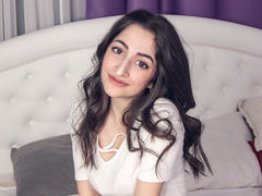 MonicaHendriks - female with black hair webcam at LiveJasmin