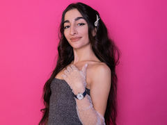 MonicaHendriks - female with black hair webcam at LiveJasmin