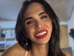 MoniqueCyrus - shemale with black hair webcam at LiveJasmin