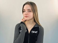 MonnieMoniz - female with brown hair webcam at LiveJasmin