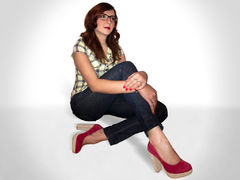 MoonBlossom - female with brown hair webcam at LiveJasmin