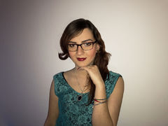 MoonBlossom - female with brown hair webcam at LiveJasmin