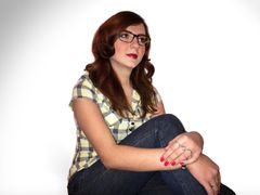 MoonBlossom - female with brown hair webcam at LiveJasmin