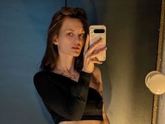 MoonModern from LiveJasmin