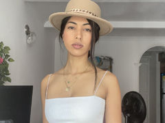 Motita - female with black hair webcam at LiveJasmin
