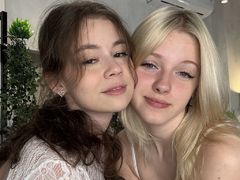 MozelleAndAnnita - female with brown hair webcam at LiveJasmin