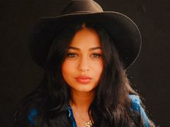 MuiCaliete - female with black hair and  big tits webcam at LiveJasmin