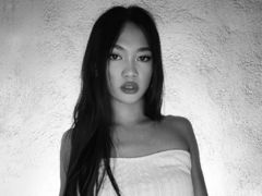 NaomiHeart - shemale with black hair webcam at LiveJasmin