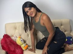 NaylaDeluxe - female with black hair webcam at LiveJasmin