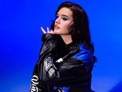 NelieMedina - female with brown hair webcam at LiveJasmin