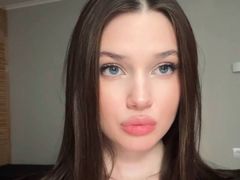 NelleUsman from LiveJasmin