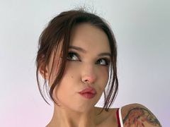 VenettaBershadsky - female with black hair webcam at xLoveCam