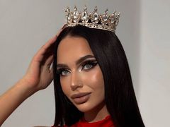 NeryRockhill - female with brown hair webcam at LiveJasmin