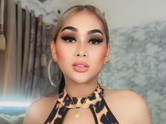 LEGENDARYNICOLE - blond shemale webcam at LiveJasmin