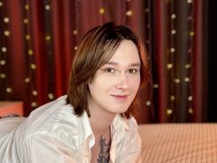 NicoleKeler - shemale with brown hair webcam at LiveJasmin