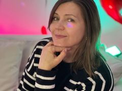 NicoleLoos - female with red hair webcam at LiveJasmin